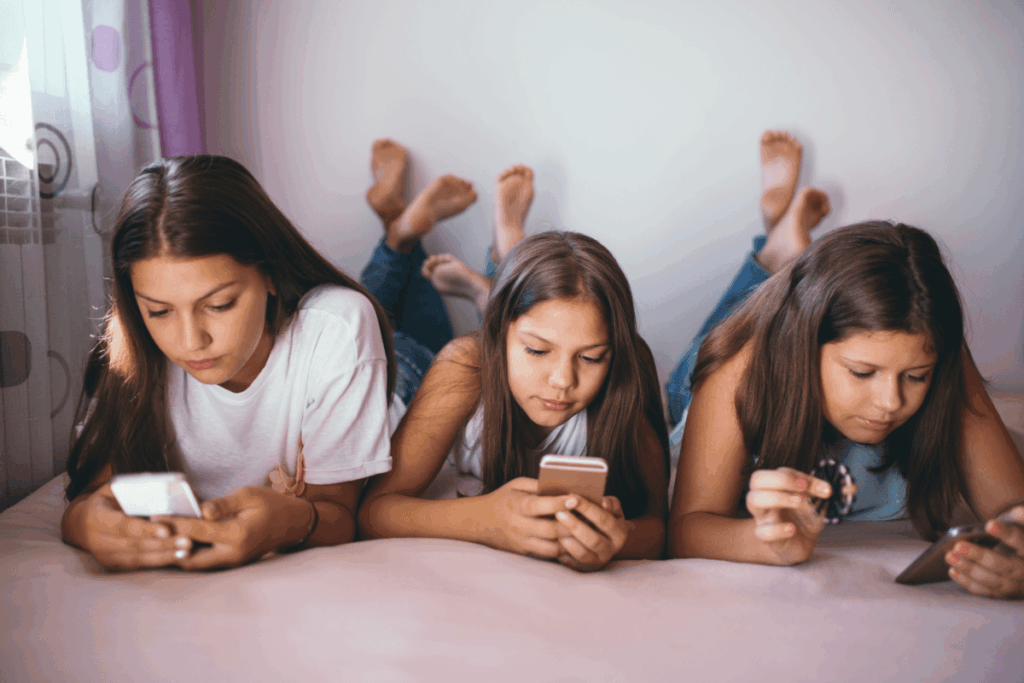 Social comparison online effects in children. Social Media Psychology is important.